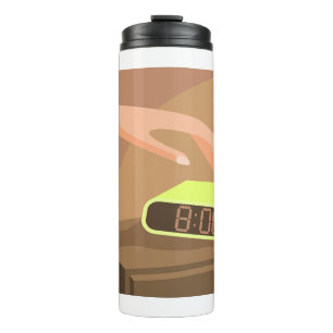 Händeschalten auf den Knopf Wecker-Schlummertaste Thermosbecher