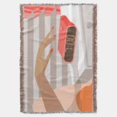 Händeschalten der Frauen auf den Knopf für den Wec Decke (Vorderseite Vertikal)