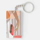 Händeschalten der Frauen auf den Knopf für den Wec Schlüsselanhänger (Rückseite)