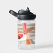 Händeschalten der Frauen auf den Knopf für den Wec Trinkflasche (rechts)