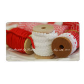 Handgefertigt für Rote Spools Nähetikett (Vorne)