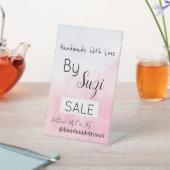 Handgefertigt mit einfachem rosa Watercolor-Verkau Sockelschild (In SItu)