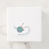 Handgefertigt mit Liebe - Heart Shaped Yarn & Butt Geschenkanhänger (Beispiel)