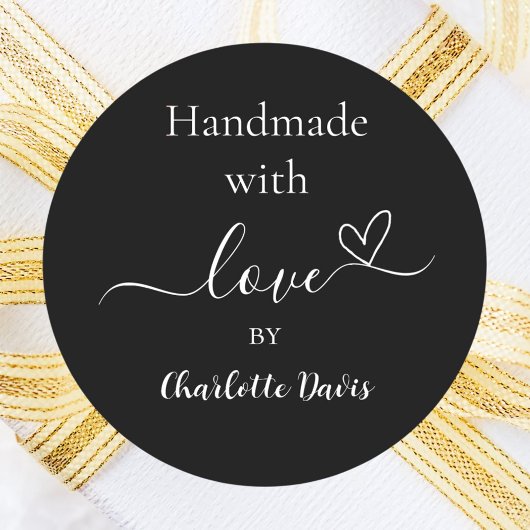 Handgefertigt mit Schwarz-weißer Liebe Runder Aufkleber