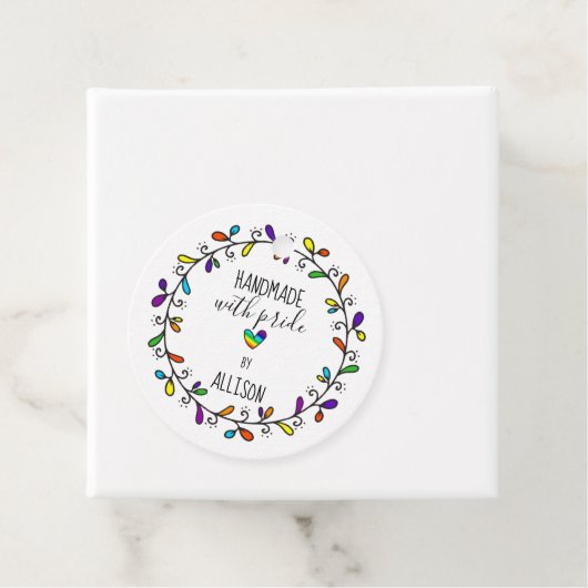 Handgefertigt mit Stolz Regenbogen 🌈 zweiseitiger Geschenkanhänger (Beispiel)