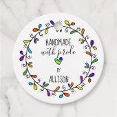 Handgefertigt mit Stolz Regenbogen 🌈 zweiseitiger Geschenkanhänger (Vorderseite)