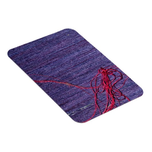 Handgefertigte blauthailändische Seide mit rotem T Magnet (Rechte Seite)