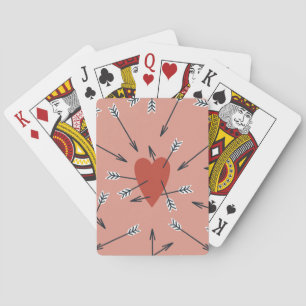Handgefertigte Herzpfeile. Spielkarten
