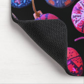 Handgefertigte Keramik-Ornamente auf einem Compute Mousepad (Ecke)