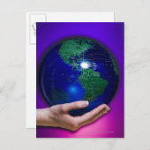 Handgehaltene Erde Postkarte (Vorne/Hinten)