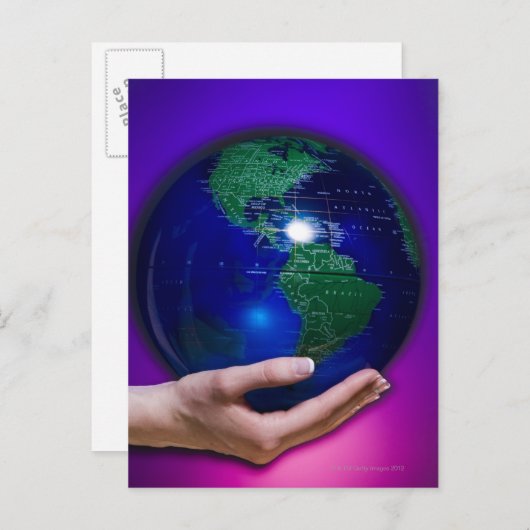 Handgehaltene Erde Postkarte (Vorne/Hinten)