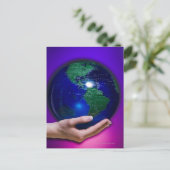 Handgehaltene Erde Postkarte (Stehend Vorderseite)