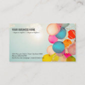 Handgehaltene mehrfarbige Ballons Visitenkarte (Rückseite)