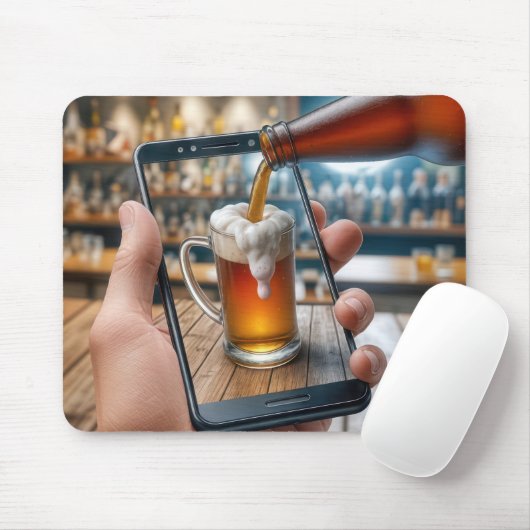 Handgehaltenes Bier auf Smartphone Mousepad (Mit Mouse)