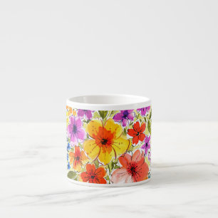 Handgemalte Blume, leuchtendes Aquarellbouquet. Espressotasse