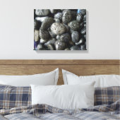 Handgemalte Boho Rocks von Julie Ann Stricklin Leinwanddruck (Insitu (Schlafzimmer))