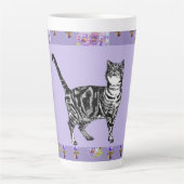 Handgemalte Lila Tabby Katzenblüte Latte Tasse (Vorderseite)