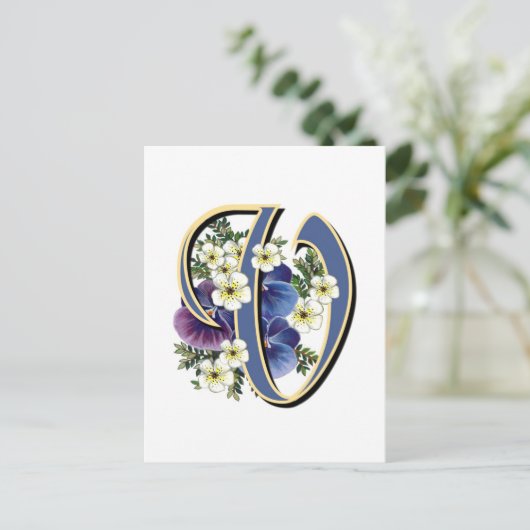 Handgemalte Pansy Initial Monogram - V Postkarte (Stehend Vorderseite)