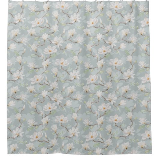 Handgemalte weiße Magnolia auf Pastellblau Duschvorhang (Vorderseite)