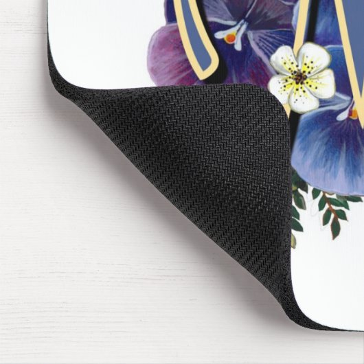 Handgemaltes Pansy-Initialen-Monogramm - M Mousepad (Ecke)
