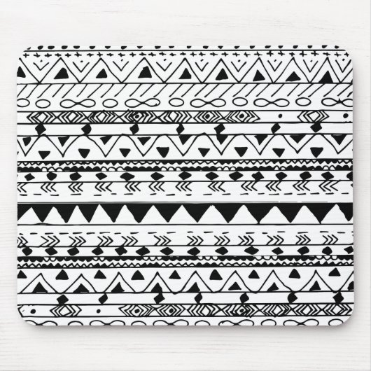 Handgemaltes Schwarz-weißes Watercoloraztekemuster Mousepad (Vorne)