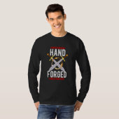 Handgeschmiedet wird Messer schneiden Schmied F T-Shirt (Vorne ganz)