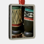 Handgeschnitzte Trommeln, Livingston, Sambia Ornament Aus Metall (Rechts)