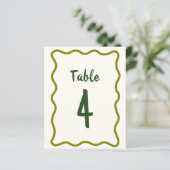 Handgeschriebene Bold Wavy Border Wedding Tischnum (Stehend Vorderseite)