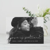 Handgeschriebene minimalistische Liebe ist Geduld Ankündigung (Stehend Vorderseite)