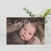 Handgeschriebene Skripttypografie-Taufe Einladung (Stehend Vorderseite)
