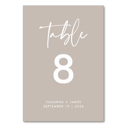 Handgeschriebene Taupe Calligraphy Script Wedding Tischnummer (Vorderseite)