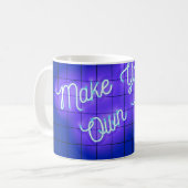 Handgeschriebener, leuchtender Text macht aus Ihre Kaffeetasse (Vorderseite Links)