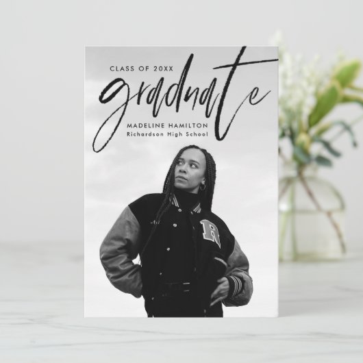 Handgeschriebenes Black Brush Script 4 Foto Abschl Ankündigung (Stehend Vorderseite)