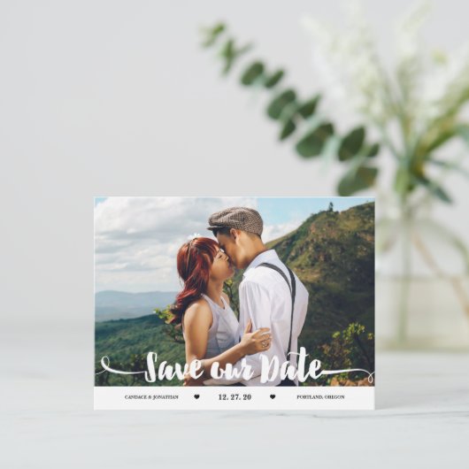 Handgeschriebenes Brush-Script-Foto Save the Date Ankündigungspostkarte (Stehend Vorderseite)