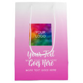 Handgeschriebenes Logo hier Rosa benutzerdefiniert Mittlere Geschenktüte (Rückseite)