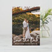Handgeschriebenes Script Couple-Foto Save The Date (Stehend Vorderseite)