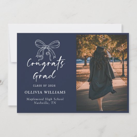 Handgeschriebenes Skript Navy Blue Abschluss Ankündigung (Vorderseite)