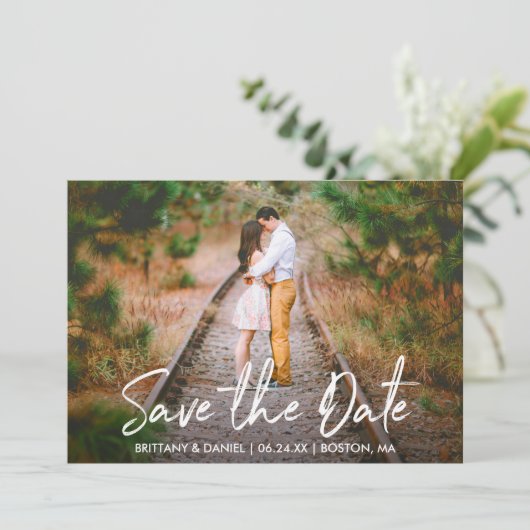 Handgeschriebenes Skript Save the Date Couple Foto (Stehend Vorderseite)