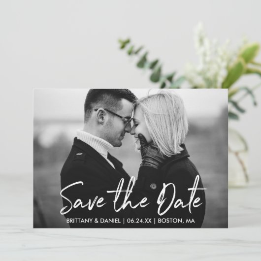 Handgeschriebenes Skript Save the Date Schwarz-wei (Stehend Vorderseite)