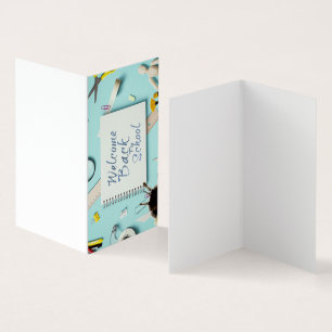 Handgeschriebenes "Willkommen zurück in die Schule