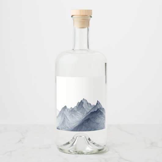 HandGezeichnet Berglandschaft im Minimalistischen Alkoholflaschenetikett (Vorderseite)