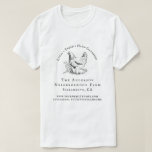 Handgezeichnet Chicken Script Familienbetrieb T-Shirt<br><div class="desc">Dieser T - Shirt eignet sich hervorragend, um als Ware für Ihr Geschäft mit landwirtschaftlichen Eiern verwendet zu werden. Mit einem rustikalen, handgezeichnet Huhn mit Eiern und Blätter und einer passenden Landtypografie, die Ihren Bauernnamen, Ihren Standort, Ihren Slogan und Ihre Website-Details anzeigt! Mit dem Button "Personalisieren" können Sie ganz einfach...</div>