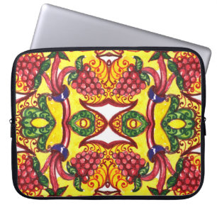 Handgezeichnet: Florale ornamentale Eleganz. Laptopschutzhülle