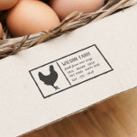 Handgezeichnet Hühner-Vintage Familienfarm Eierkar Gummistempel<br><div class="desc">Eine Briefmarke mit handgezücktem Huhn,  Vintager Typografie und rustikalem Rahmen. Diese Briefmarke eignet sich hervorragend für Eierschachteln,  Visitenkarten,  Papiertaschen,  Verkaufsmarken und vieles mehr! Personalisieren Sie diese Briefmarke,  indem Sie den Text in den Vorlagenfeldern in Ihre eigenen benutzerdefinierten Informationen für den Betrieb ändern. Karo in unserem Laden für mehr Bürobedarf!</div>