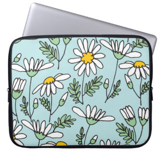 HandGezeichnet Kamillenmuster. Laptopschutzhülle