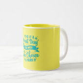 HandGezeichnet Typografie-Tasse mit Motivierend Zi Zweifarbige Tasse (VorderseiteRechts)