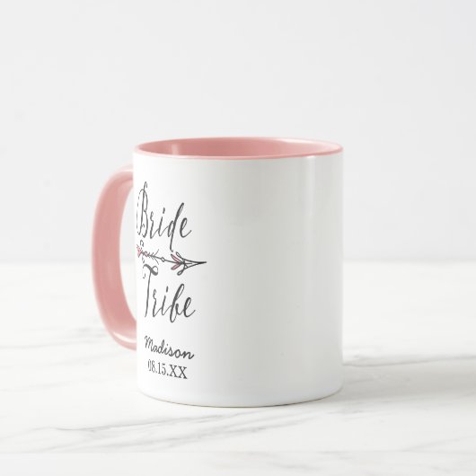 Handgezeichnete Arrow-Monogramm Tasse (Vorderseite Links)