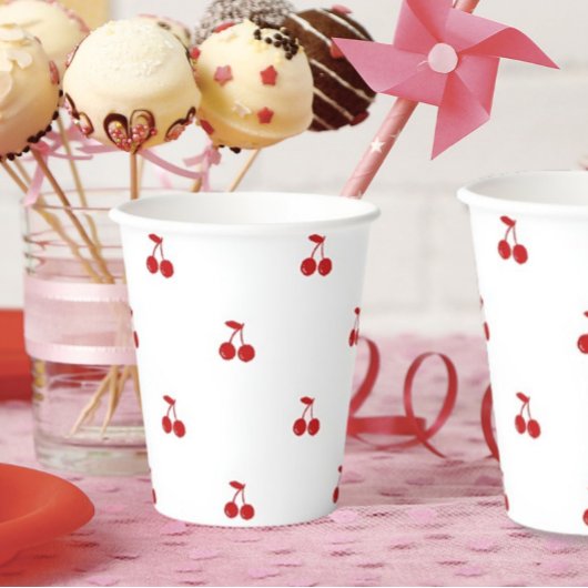 Handgezeichnete Kirsche oben auf Whimsical Cherry Pappbecher