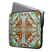 Handgezeichnete Kunst Owl Mandala Laptopschutzhülle (Vorderseite Links)