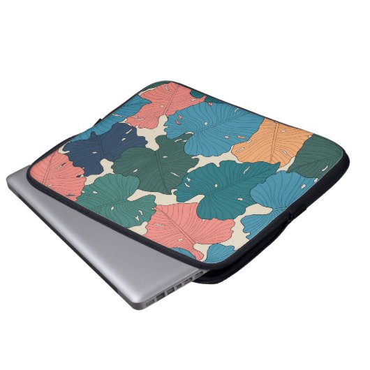 Handgezeichnete Monstera-Blätter in Orange, Rosa,  Laptopschutzhülle (Vorne Knopf)